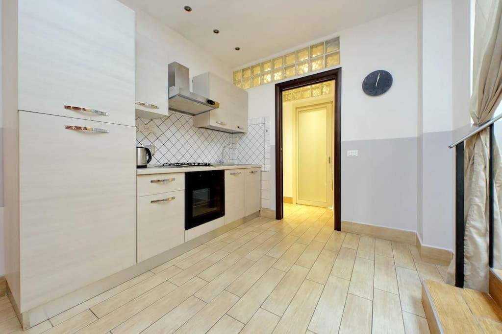 Vatican Flat Spacious Cozy With Court Рим Екстериор снимка