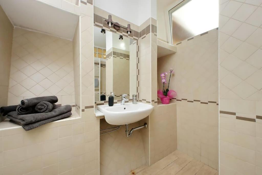 Vatican Flat Spacious Cozy With Court Рим Екстериор снимка