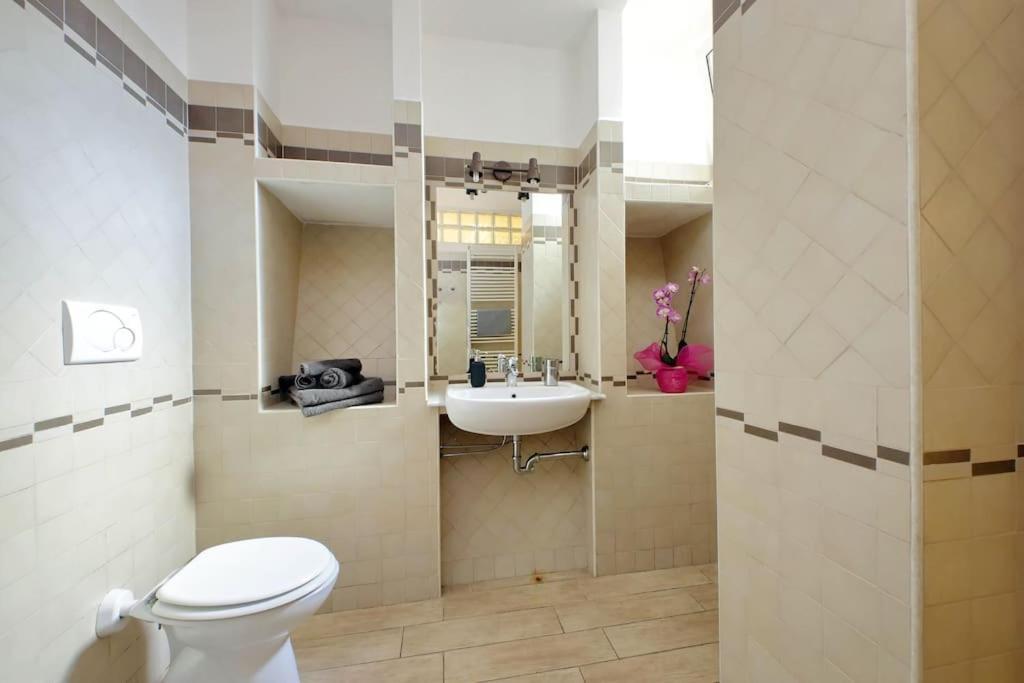 Vatican Flat Spacious Cozy With Court Рим Екстериор снимка